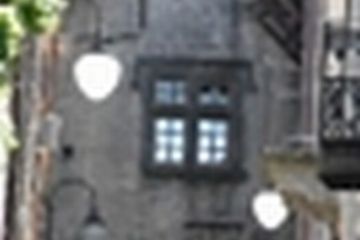 all'altezza di Casa Challant e Casa Urbano